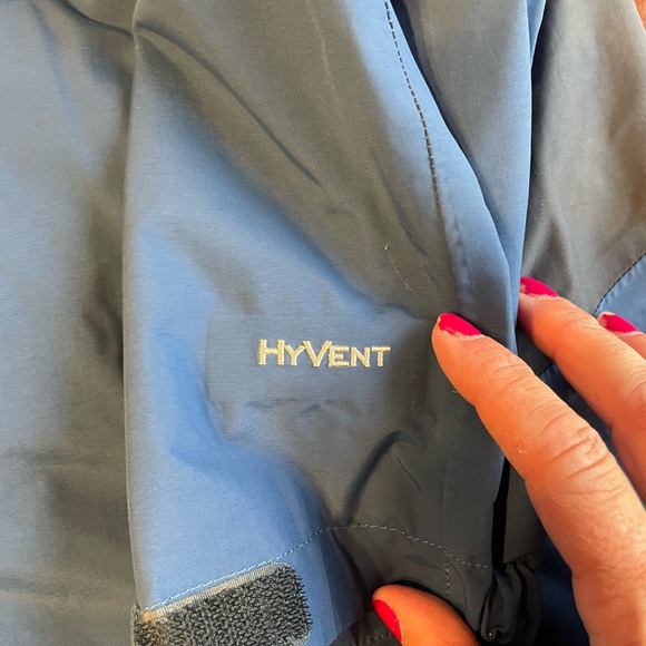 North Faces HyVent Boys Xl Shell Jacket - Picture 3 of 7